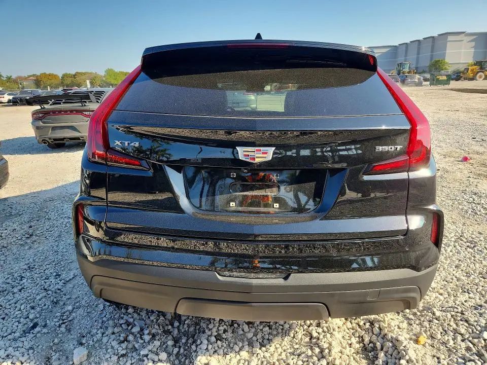 2024 CADILLAC XT4 LUXURY  