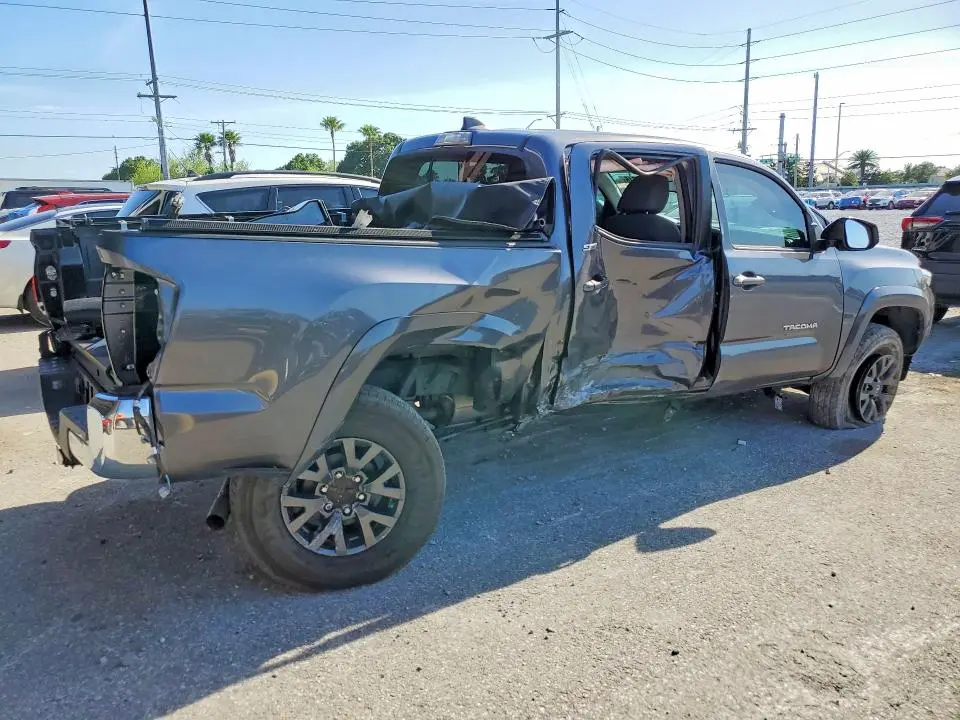 2020 TOYOTA TACOMA SR5 V6  