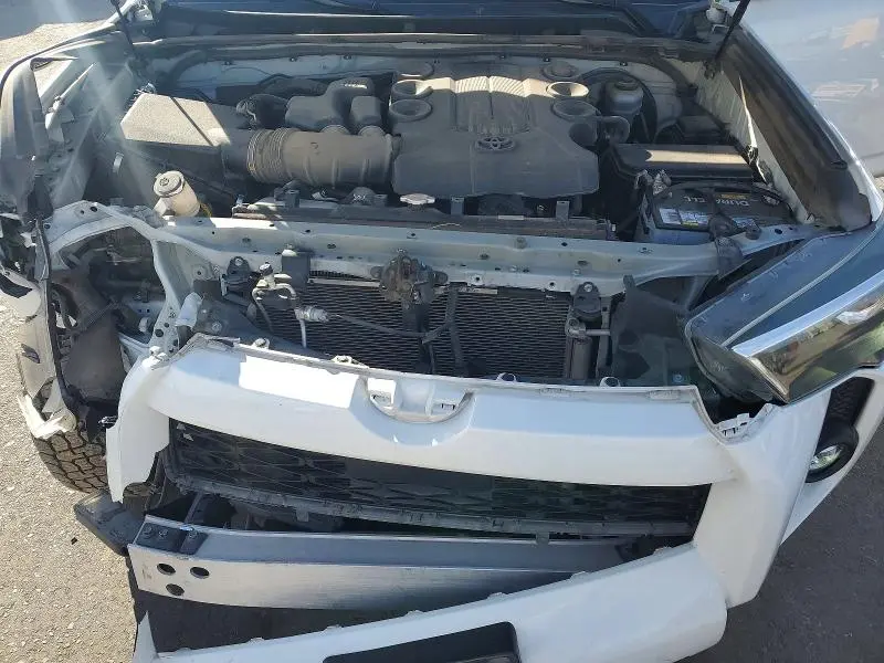 2022 TOYOTA 4RUNNER SR5  