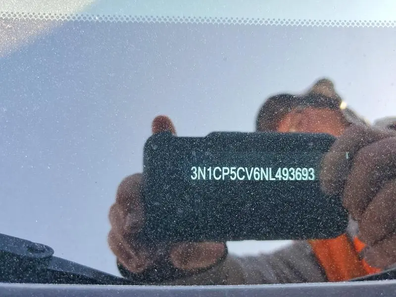 2022 NISSAN KICKS SV  