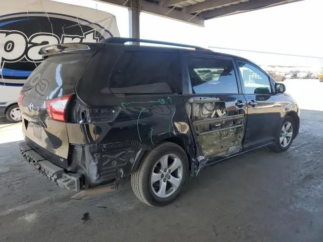 2017 TOYOTA SIENNA LE  