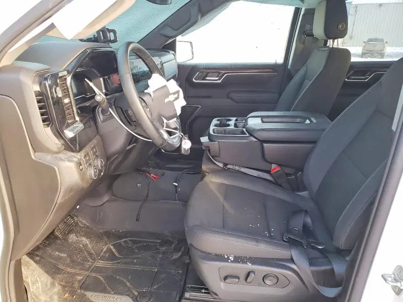 2025 CHEVROLET SILVERADO K1500 LT  