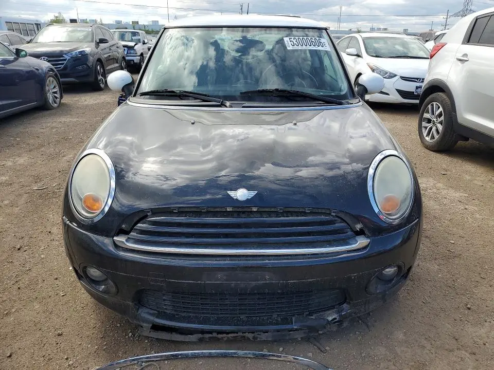 2010 MINI COOPER   