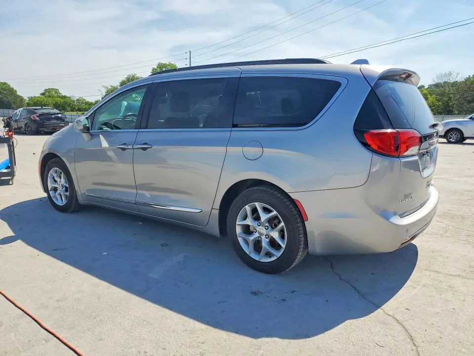 2017 CHRYSLER PACIFICA TOURING L  
