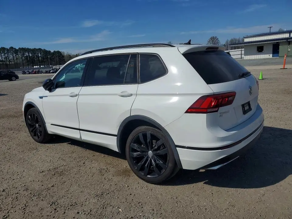 2020 VOLKSWAGEN TIGUAN SE  