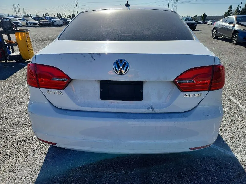 2012 VOLKSWAGEN JETTA SE  