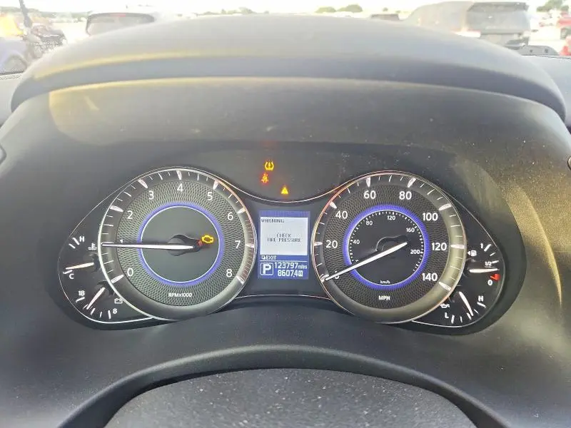 2015 INFINITI QX80 BASE  