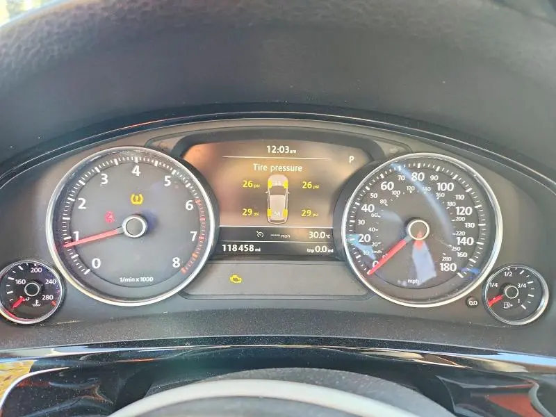 2014 VOLKSWAGEN TOUAREG V6  