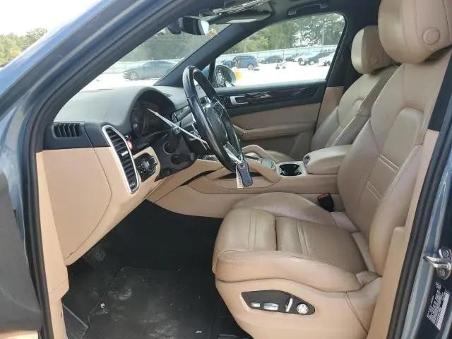 2019 PORSCHE CAYENNE   