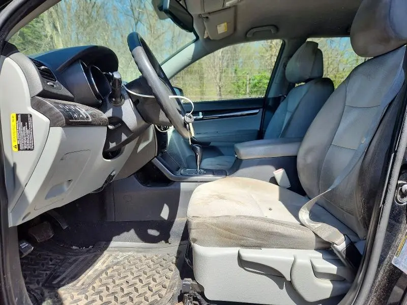 2011 KIA SORENTO LX  