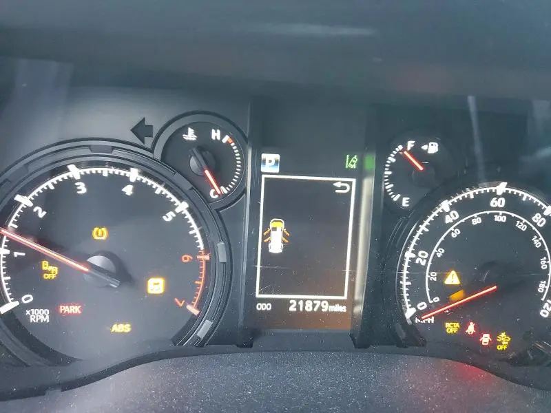 2024 TOYOTA 4RUNNER SR5  