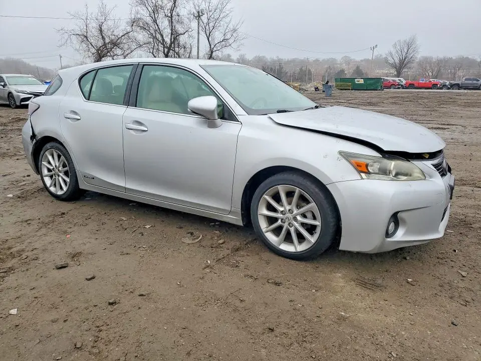 2011 LEXUS CT 200  