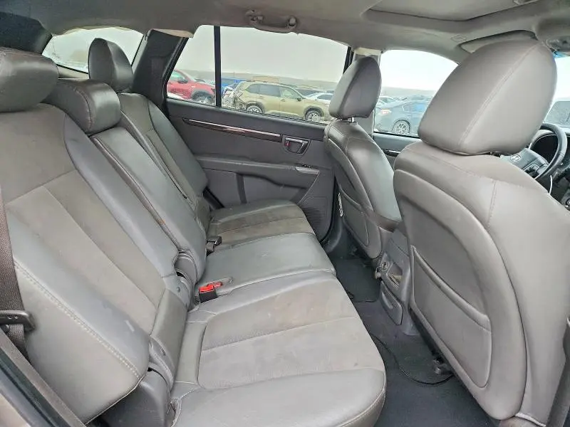 2011 HYUNDAI SANTA FE SE  