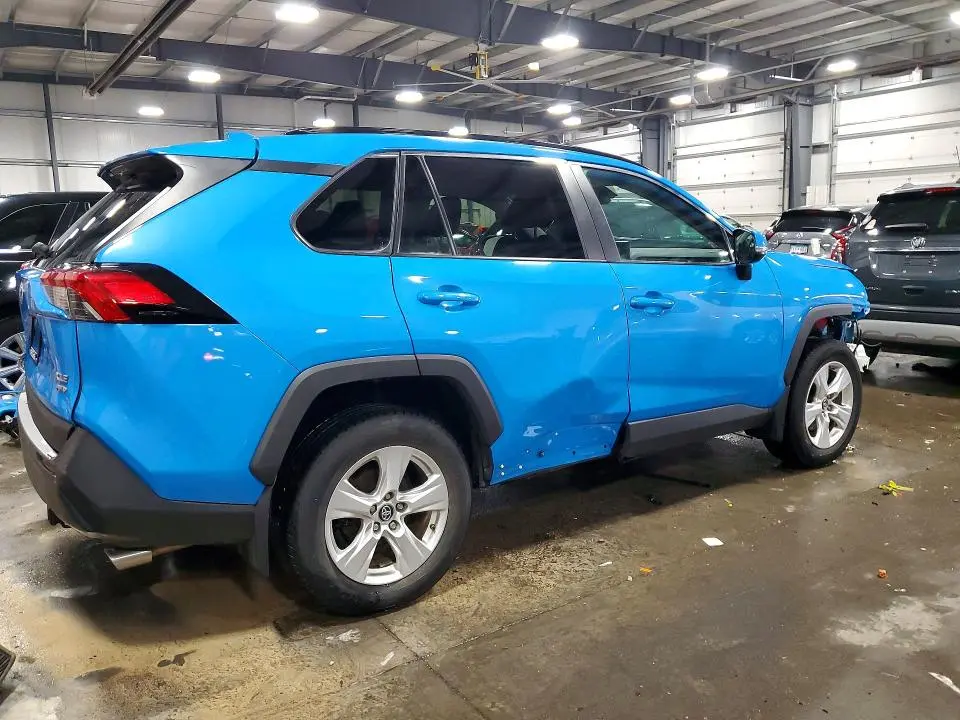 2019 TOYOTA RAV4 XLE  
