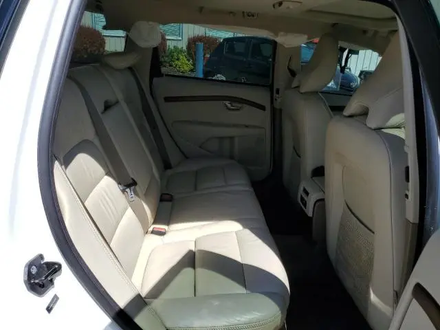 2010 VOLVO XC70 3.2  