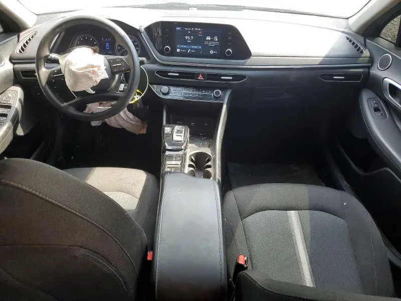 2022 HYUNDAI SONATA SE  