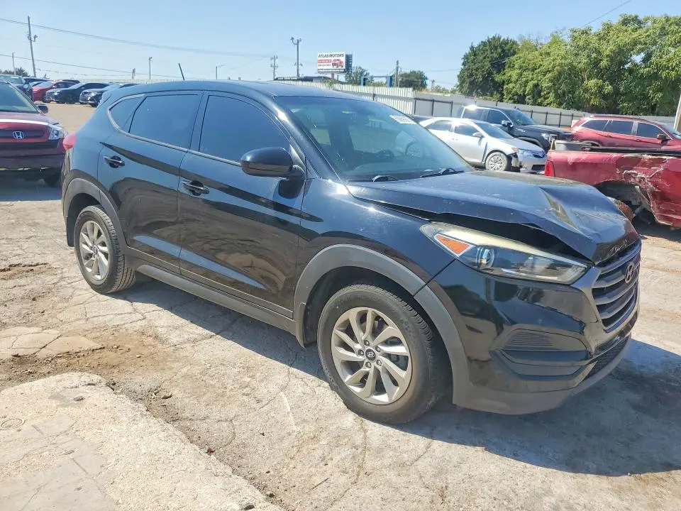 2016 HYUNDAI TUCSON SE  