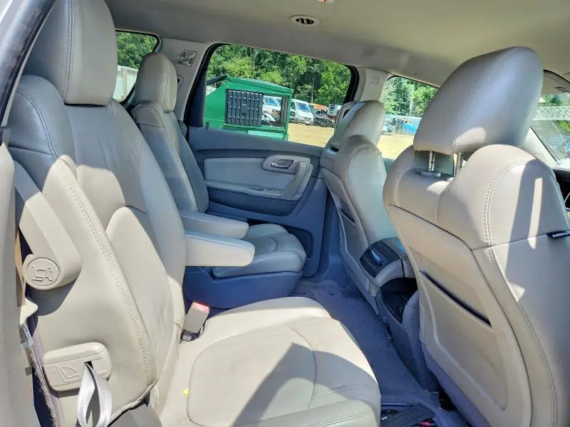 2012 CHEVROLET TRAVERSE LT  