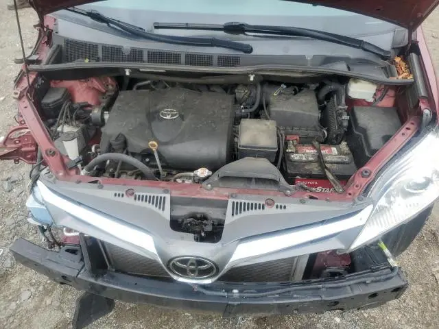 2020 TOYOTA SIENNA XLE  