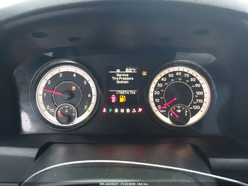 2017 RAM 1500 TRADESMAN  4X2 6'4 BOX