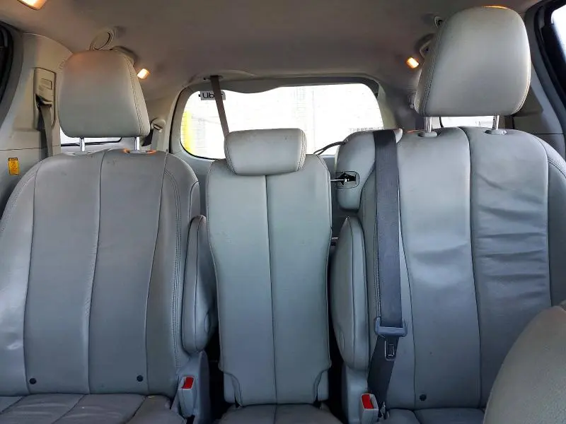 2012 TOYOTA SIENNA XLE  