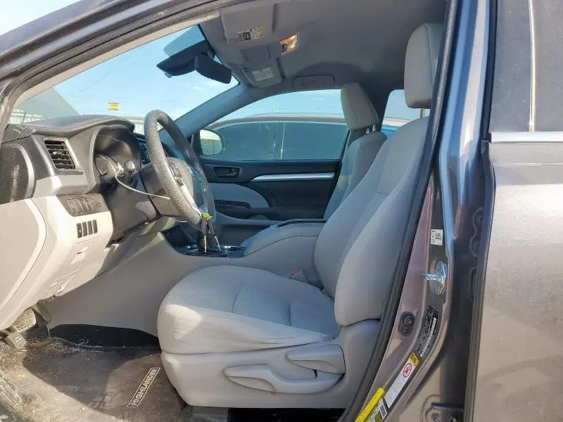 2018 TOYOTA HIGHLANDER LE  