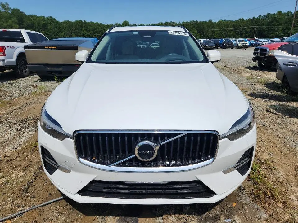 2022 VOLVO XC60 B5 MOMENTUM  