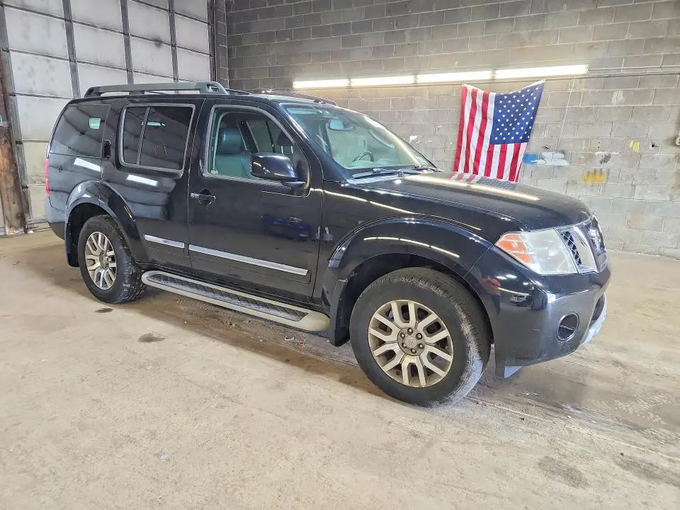 2010 NISSAN PATHFINDER S  