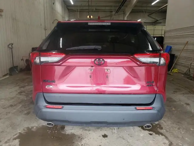 2020 TOYOTA RAV4 XLE  