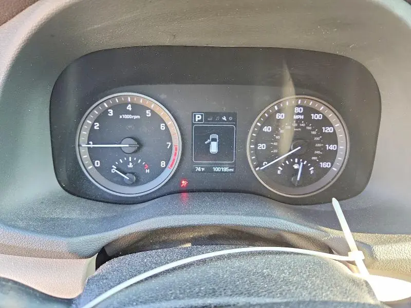 2017 HYUNDAI TUCSON SE  