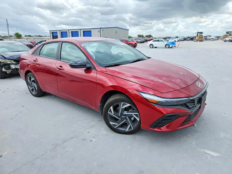 2025 HYUNDAI ELANTRA SEL SPORT  