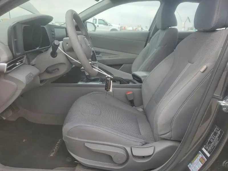 2023 HYUNDAI ELANTRA SE  