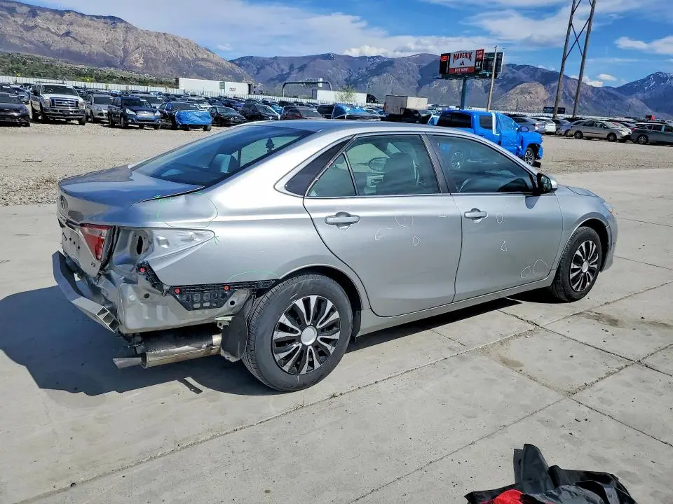 2017 TOYOTA CAMRY LE  