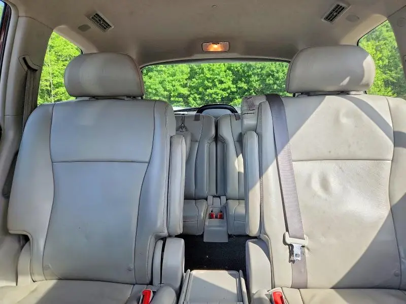 2012 TOYOTA HIGHLANDER SE  