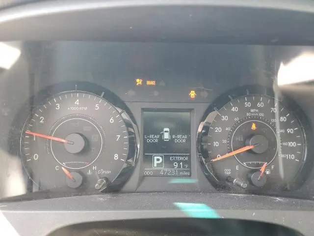 2017 TOYOTA SIENNA LE