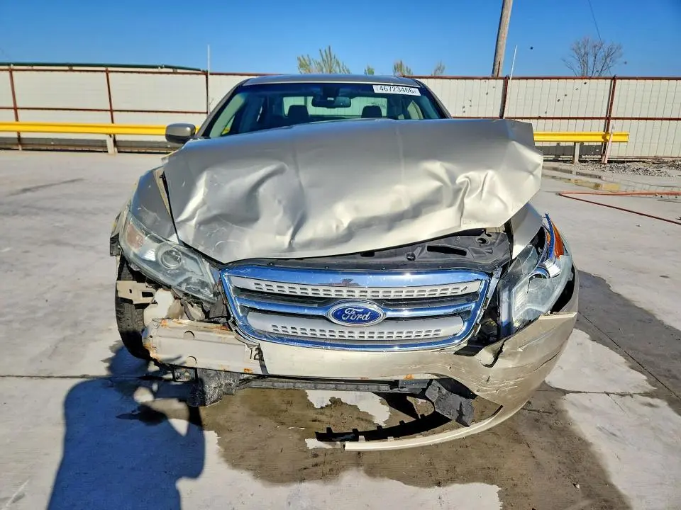 2011 FORD TAURUS SEL  