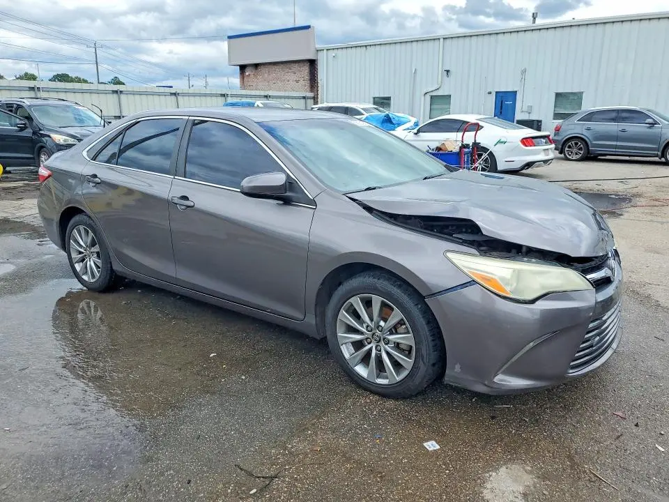 2015 TOYOTA CAMRY XLE  