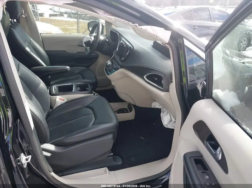 2024 CHRYSLER PACIFICA TOURING L AWD