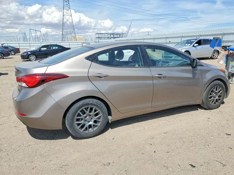 2016 HYUNDAI ELANTRA SE  