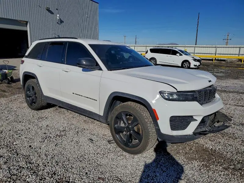 2023 JEEP GRAND CHEROKEE LAREDO  