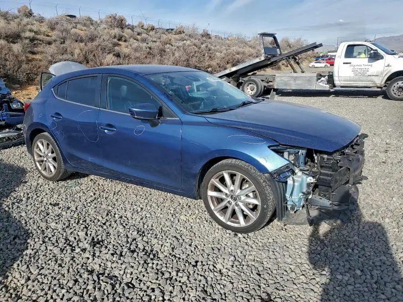 2017 MAZDA 3 TOURING  