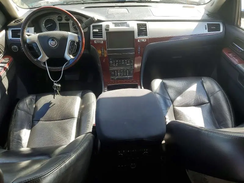 2011 CADILLAC ESCALADE PREMIUM  