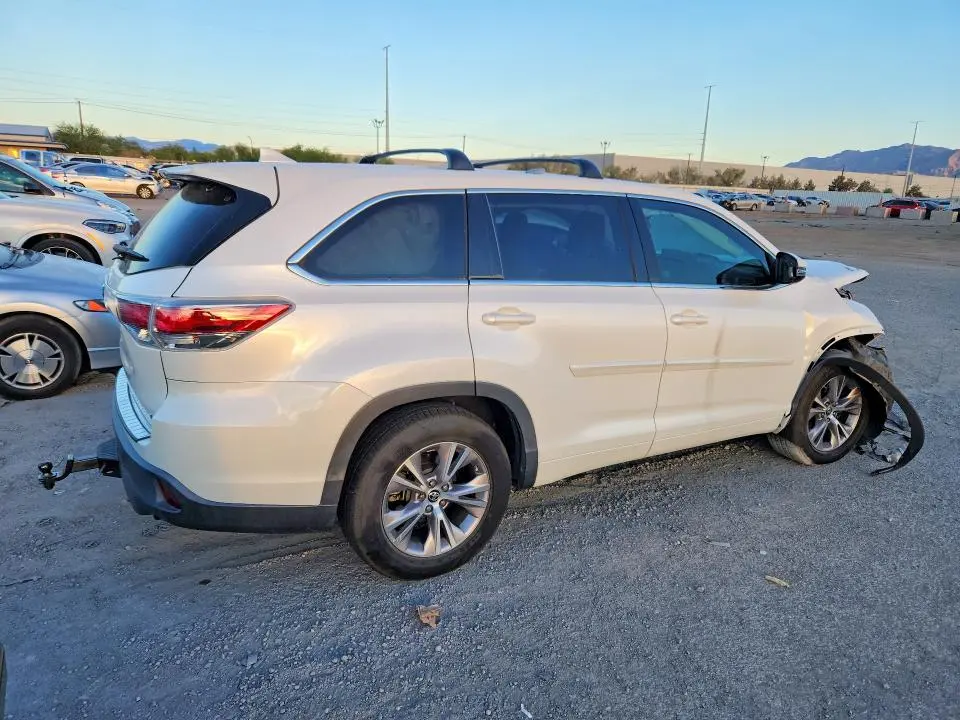2016 TOYOTA HIGHLANDER LE PLUS  