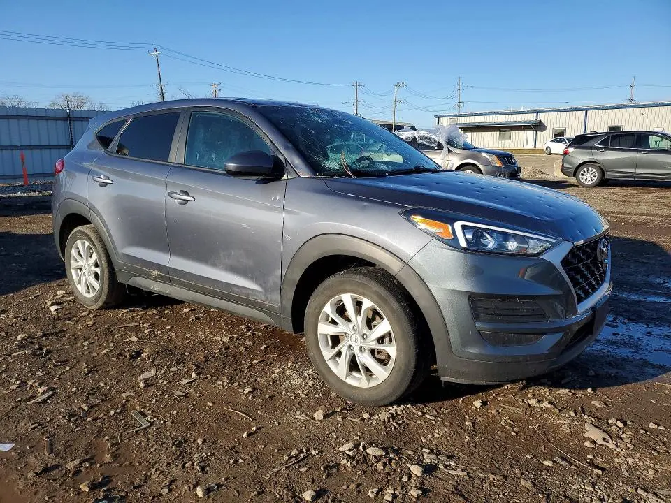2021 HYUNDAI TUCSON SE  