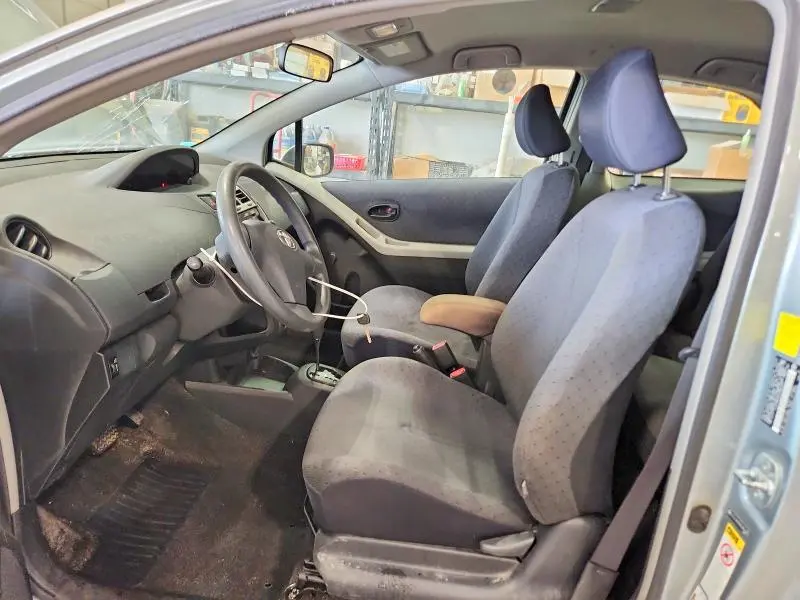 2010 TOYOTA YARIS BASE  