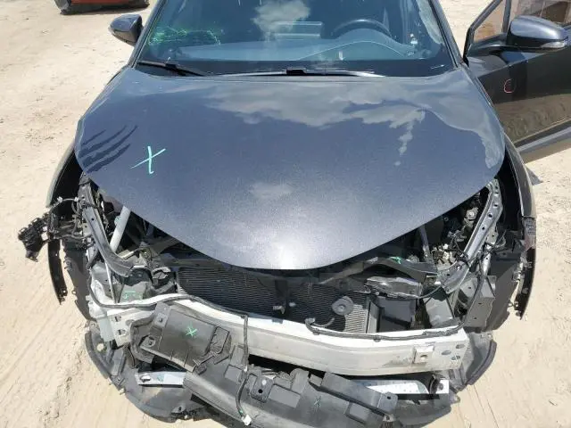 2021 TOYOTA C-HR XLE  