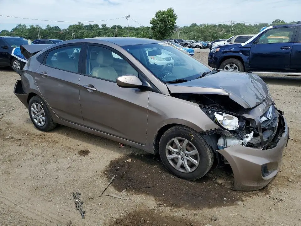 2013 HYUNDAI ACCENT GLS  
