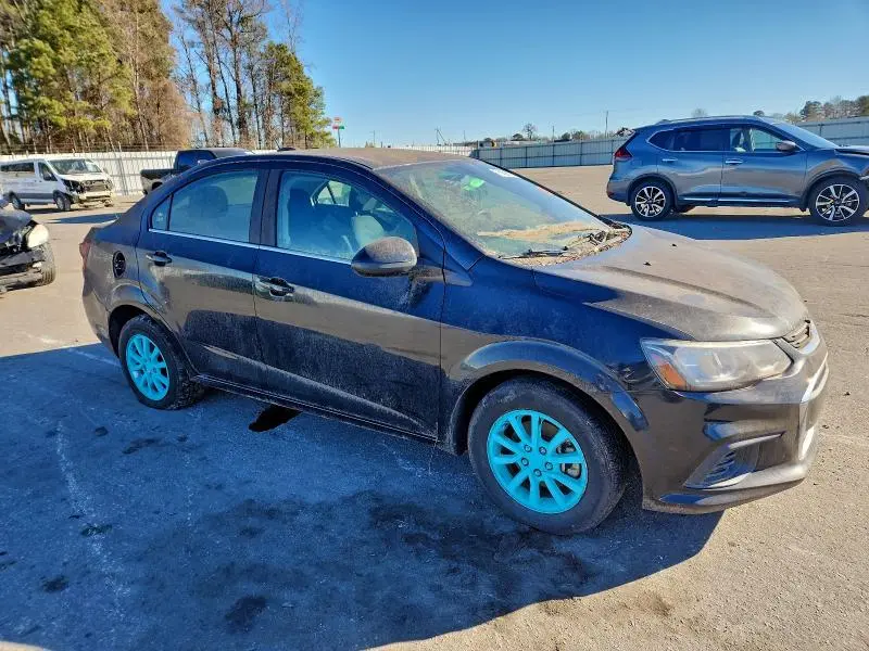 2017 CHEVROLET SONIC LT  