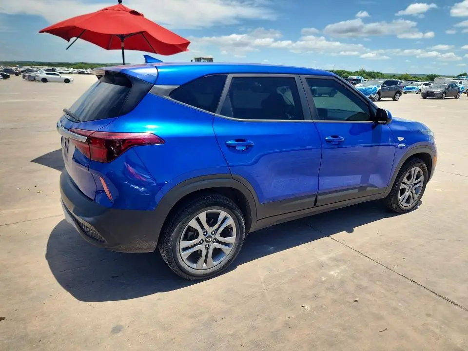 2021 KIA SELTOS LX  