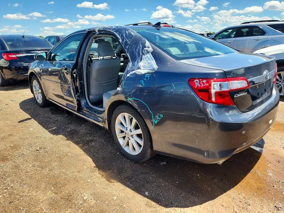 2012 TOYOTA CAMRY XLE V6  
